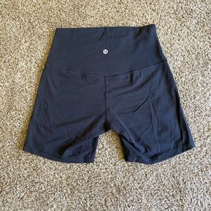 Lululemon Align 6in Short - size 6